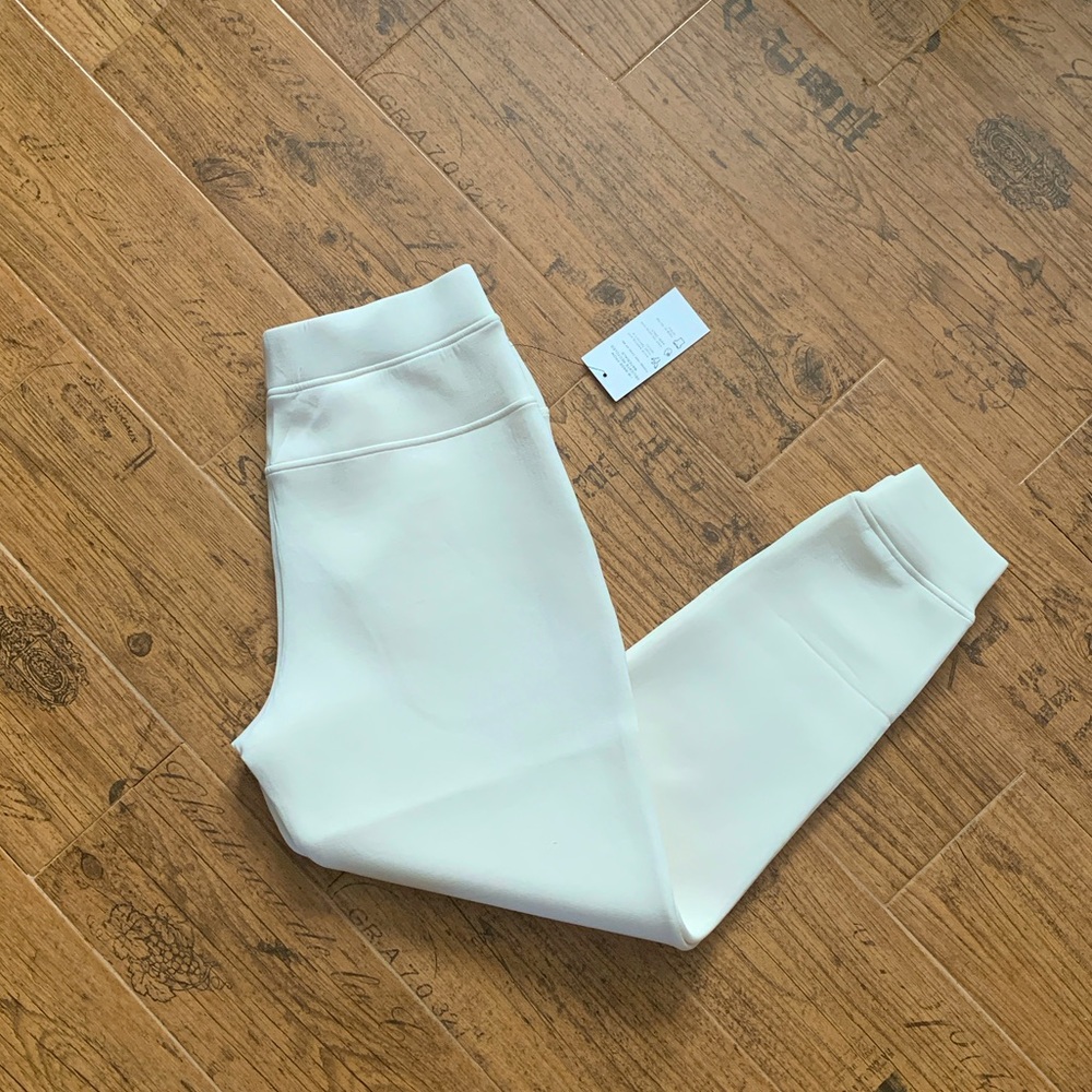 Leze the Label Everyday Jogger Set - Chalk